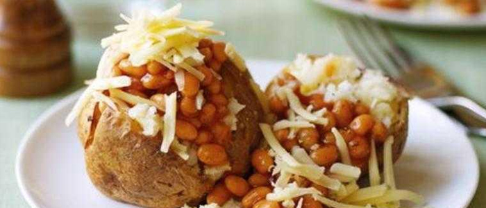 Baked Potato With Beans 